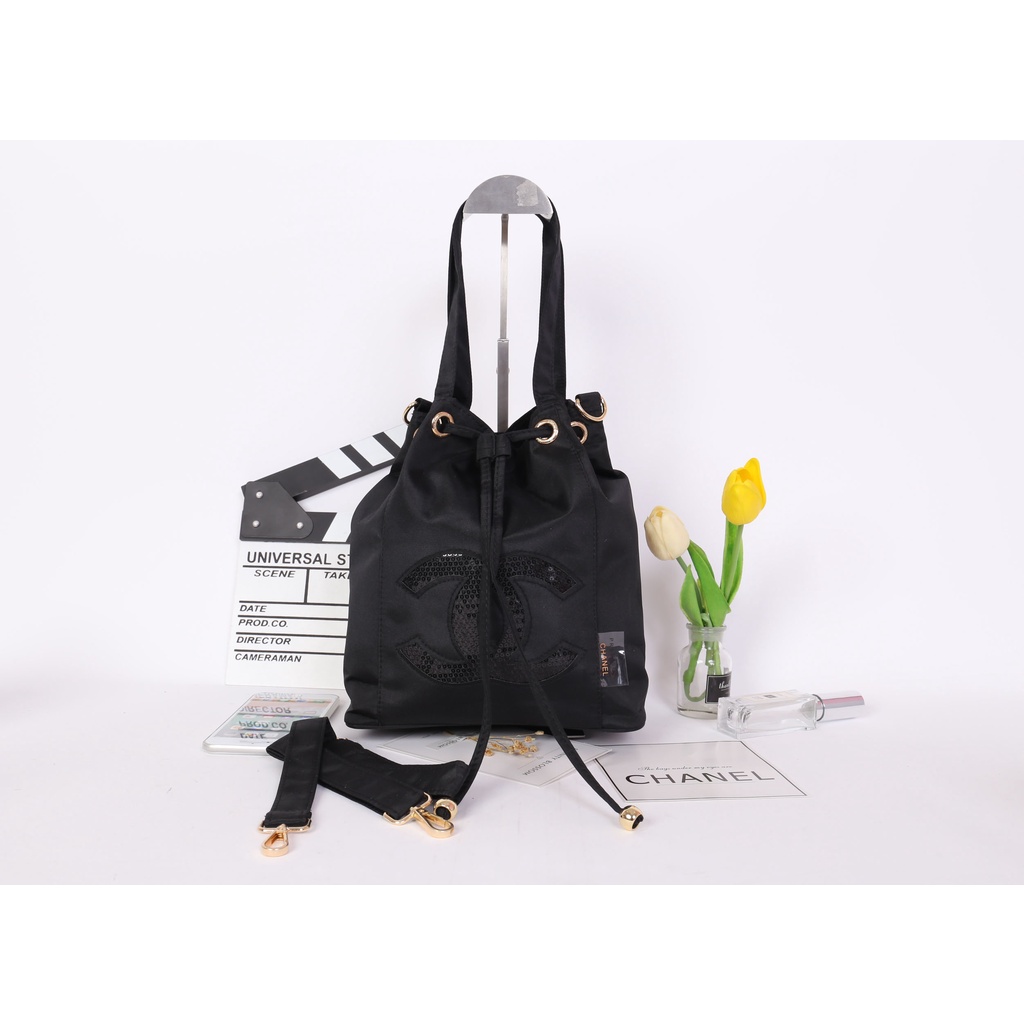 Chanel Drawstring Cross-body Bag (2017) [Premium gift]