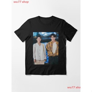 2022 Kim Seon Ho Shin Min Ah Hometown Cha Cha Cha Essential T-Shirt ผู้หญิง ดพิมพ์ลาย ดผ้าเด้ง คอกลม cotton ความนิยม dis