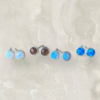 ต่างหูโอปอล (Opal) ตัวเรือนเงินแท้ 925 Sterling Silver กลมๆเล็กๆ minimal