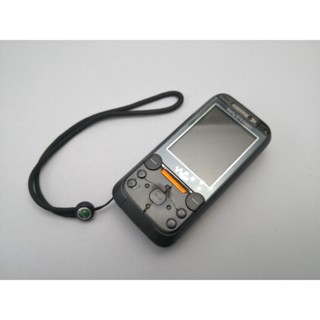 Sony ericsson w850i สินค้ามือสอง มีแบตติดมาตีเสีย เปิดแบตเทสจอกระพริบดับ บอดี้มีรอยตามภาพตีเป็นอะไหล่สะสม