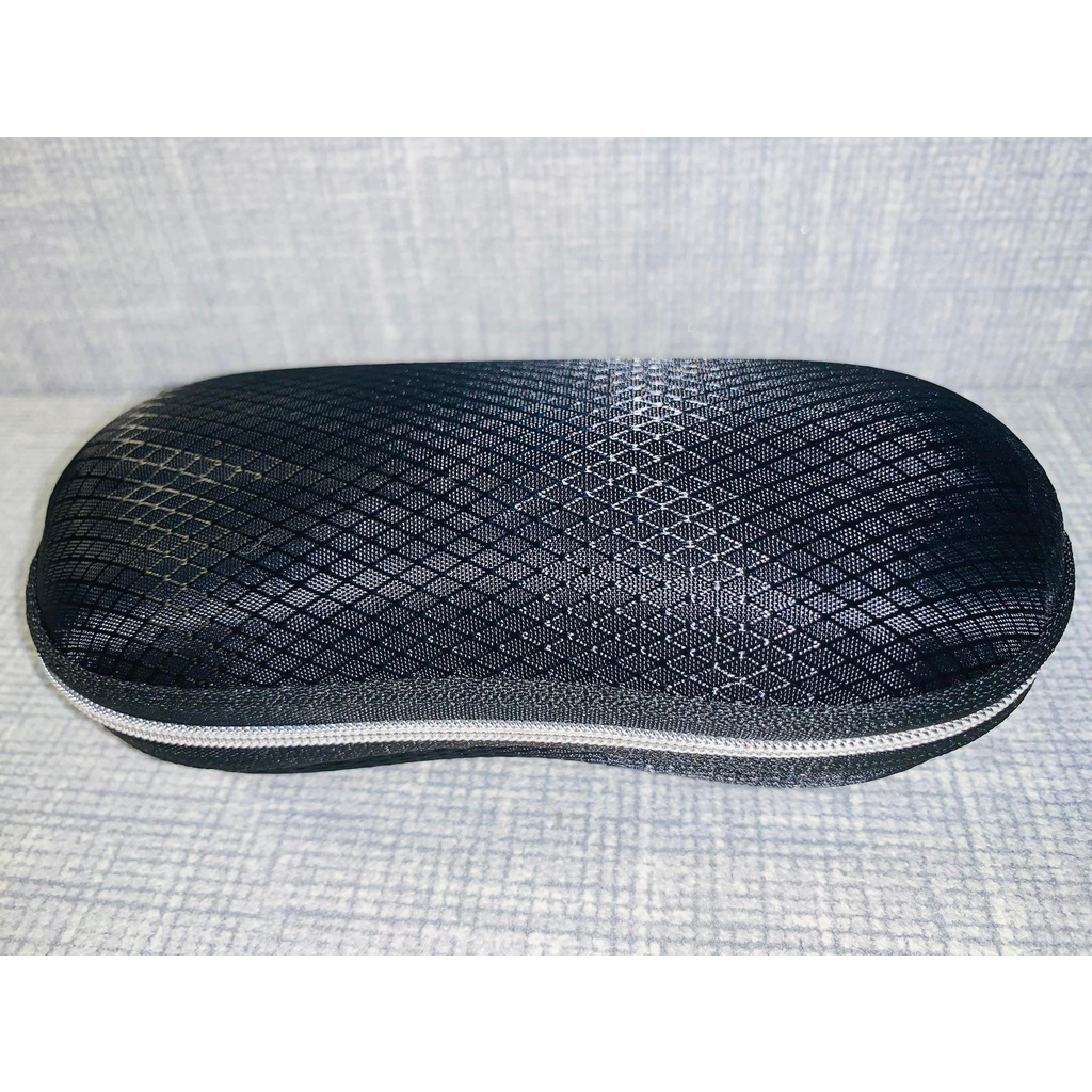 กล่องใส่แว่นตารหัส 01 เคสใส่แว่นตา มีซิป แบบพกพา ทรงวงรี