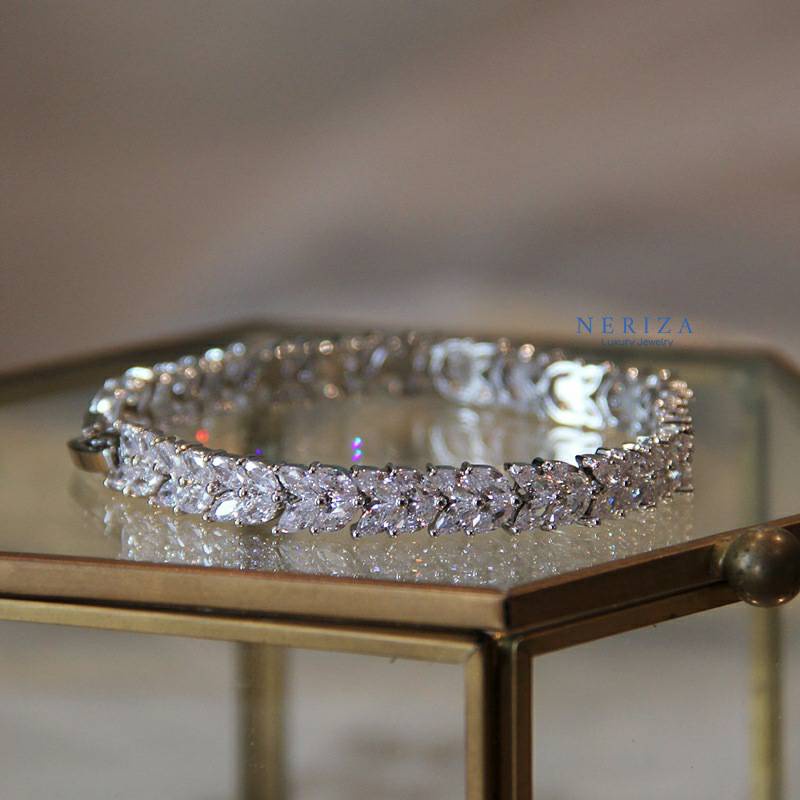 Neriza Jewelry/ข้อมือเพชรสังเคราะห์ประกายไฟเทียบเท่าเพชรแท้เกรดพรีเมี่ยม จัดส่งพร้อมกล่องNB005