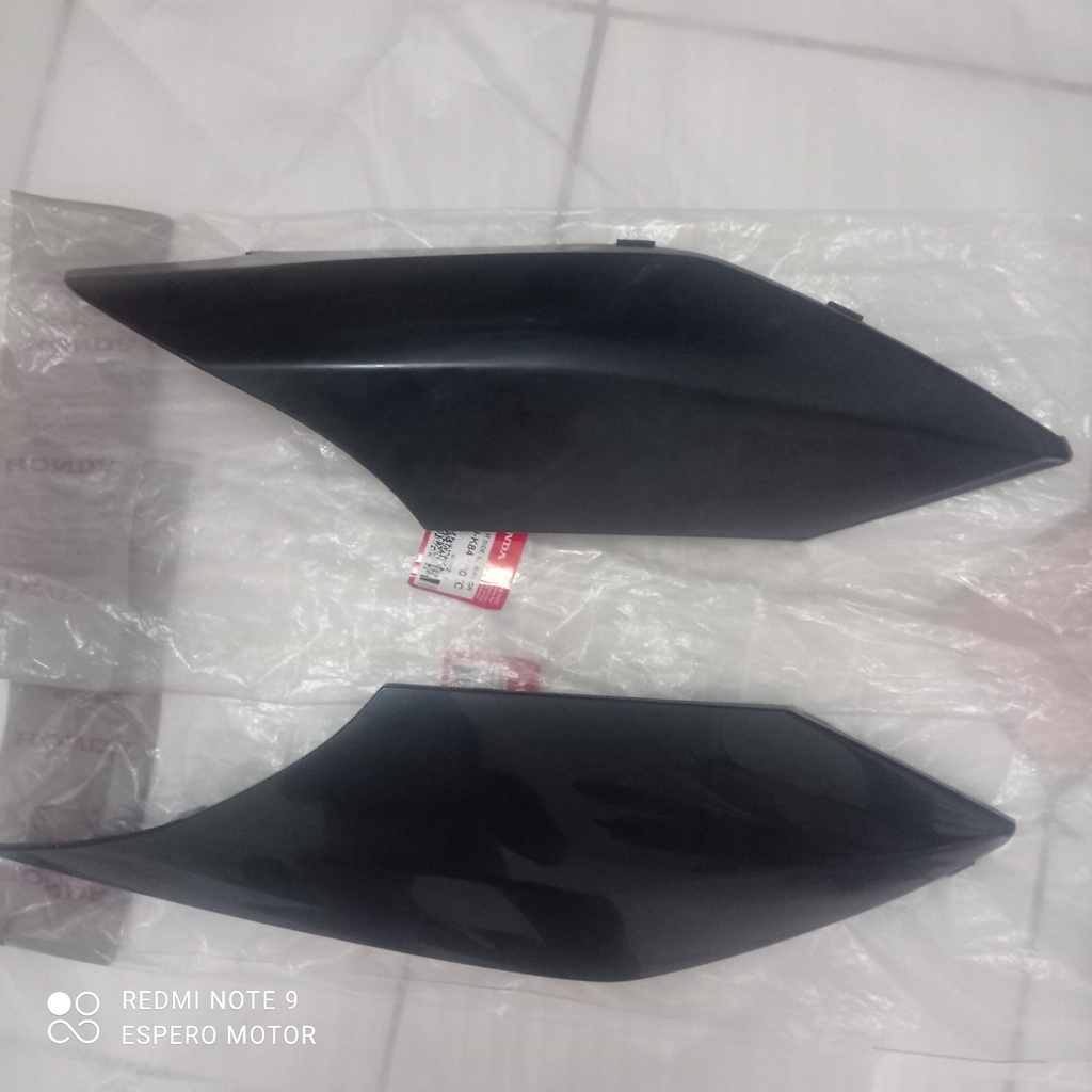 A PAIR OF BODY COVERS CRF 150 CRF150 L GREY ซ้ายขวาต้นฉบับ AHM 83550K84900ZC 83650K84900ZC