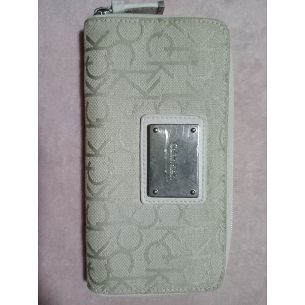 กระเป๋าสตางค์หนังแท้สีครีมdkny