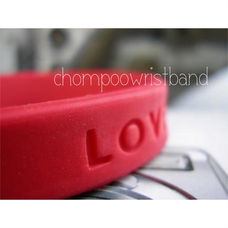 wristband ⋯ ริสแบนด์ สีล้วน อักษรปั๊มจม+ลงสี ♡