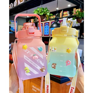 พร้อมส่ง กระบอกน้ำ 1.5ลิตร ทรงสี่เหลียม กระติกน้ำ1500 ml มีสายสะพาย กระติกน้ำสี่เหลี่ยม แถมฟรีสติ๊กเกอร์