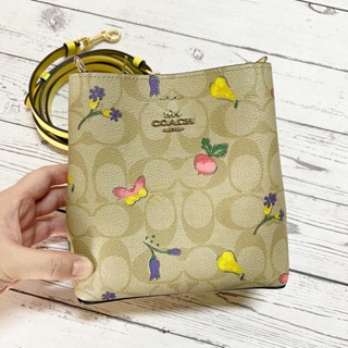 Coach ของแท้ Mini Town Bucket กระเป๋าสะพายข้าง คอลสวนผัก พร้อมส่ง