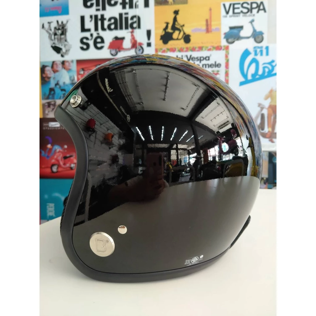 หมวกกันน๊อค ยี่ห้อ BUM SHAKER นำเข้าโดย Vespa แท้100% **แชททักเช็คสีและไซส์ก่อนสั่งจะขอบคุณมากค่า** :) thumbnail 4