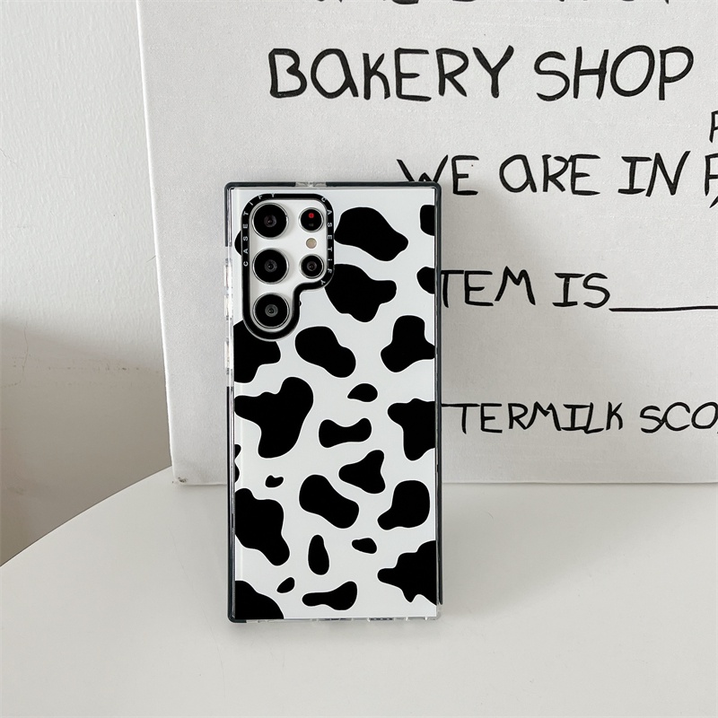 Samsung Galaxy S23 Ultra Plus S24 Ultra S21 S22 Ultra Plus S24+ เคสโทรศัพท์ CASETiFYCow รูปแบบสีดําและสีขาวfashion INS สไตล์ TPU กันกระแทกนุ่ม protec Cover