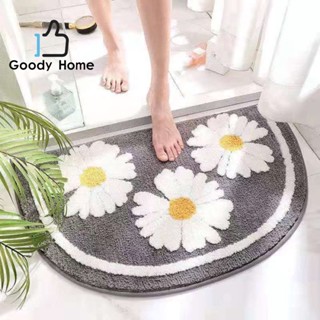 Goody Home พรมเช็ดเท้าแบบครึ่งวงกลม ขนาดฐานยาว 76 Cm.  กว้าง 45 Cm.  นุ่มสบาย มีแผ่นตาข่ายกันลื่นด้านล่างของพรม