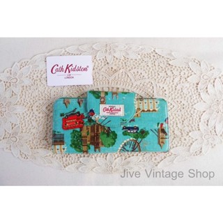 กระเป๋าสตางค์ใบยาว ผ้าเคลือบ Cath Kidston  London(มีตำหนิด้านใน) สีเขียวมิ้นท์ มือสอง จากตู้ญี่ปุ่น