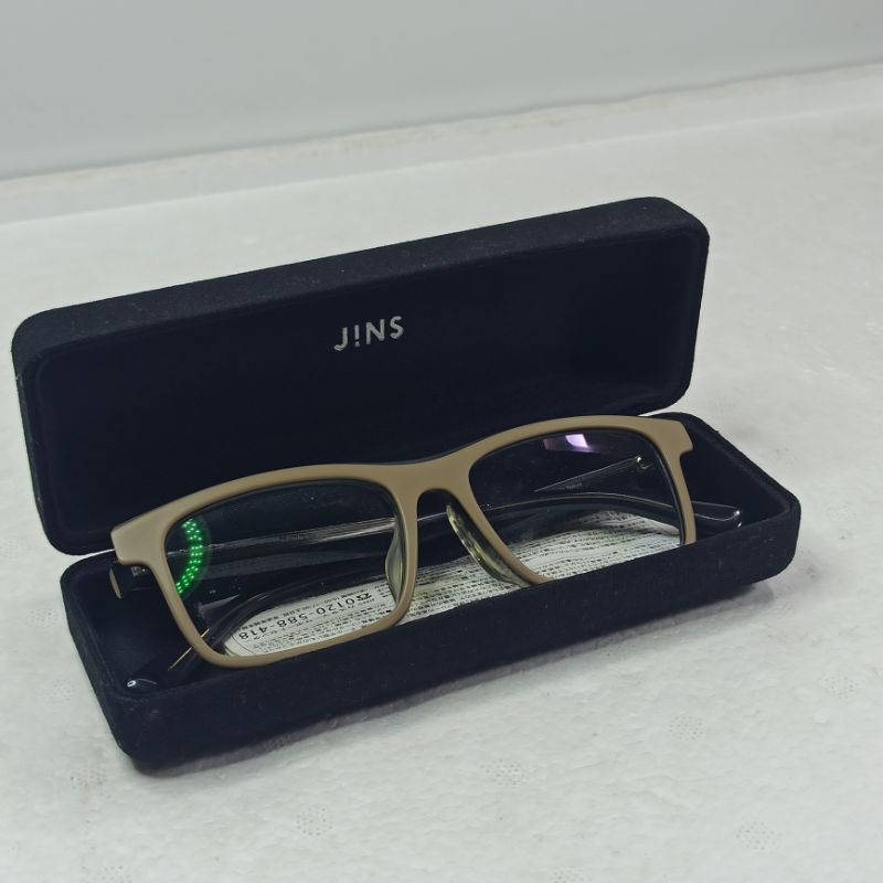 แว่นตา กรอบแว่นตา แบรนด์ดังจากญี่ปุ่น ยี่ห้อ JINS