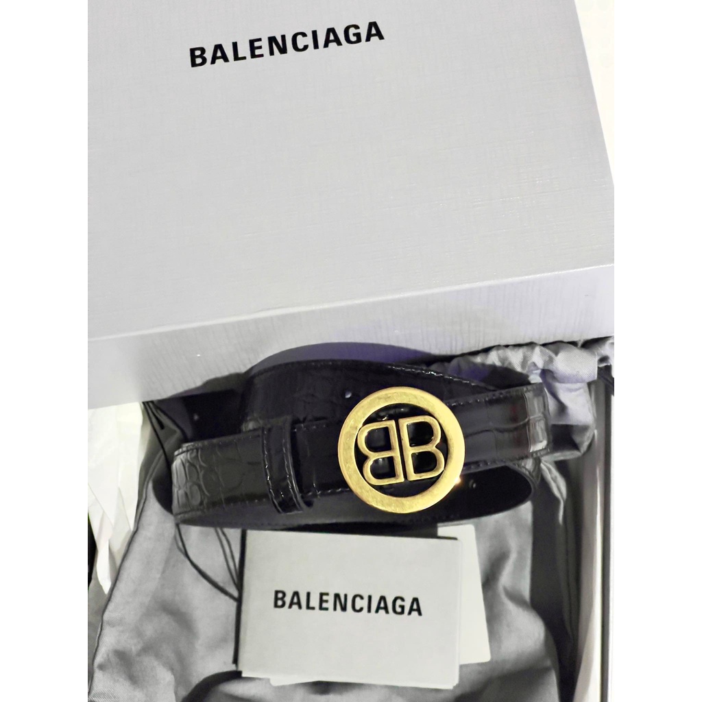 เข็มขัด Balenciaga Circled BB Buckle Leather Belt ของแท้(มือสอง) use like new.