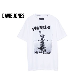 เสื้อยืดชาย เสื้อยืดสีขาวDAVIE JONES เสื้อยืดพิมพ์ลาย สีขาว Graphic Print T-Shirt in white TB0250WH