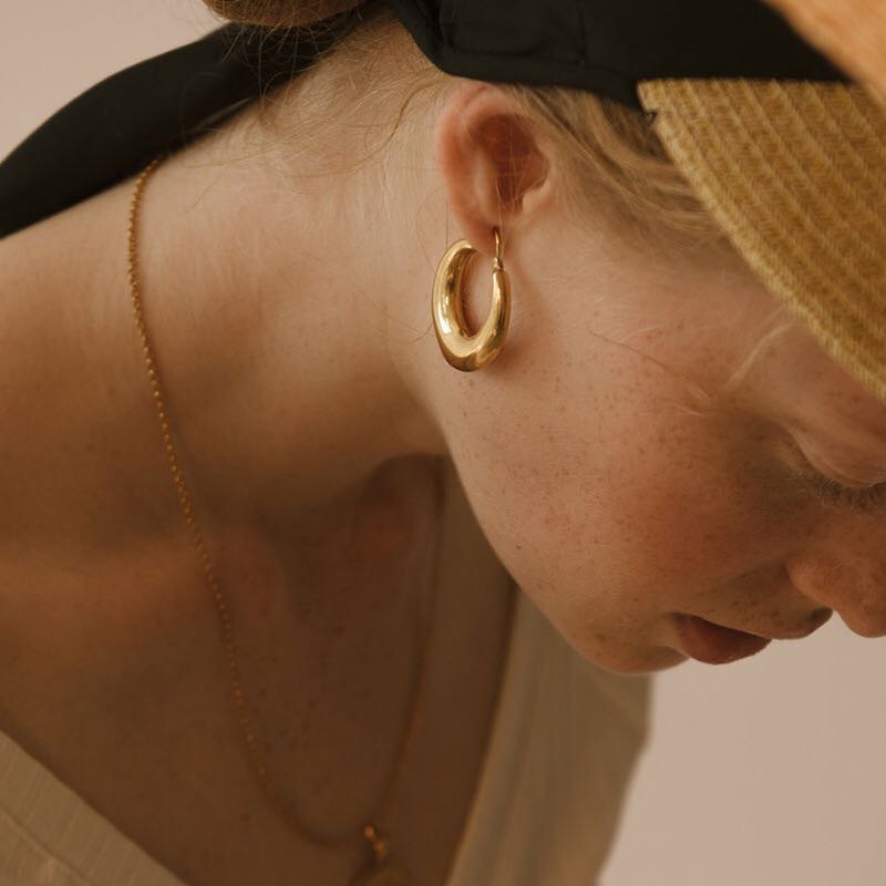 ใหม่ ต่างหูเหล็กไทเทเนียม ทรงวงรี ไม่จางหาย สไตล์ยุโรป อเมริกัน ระดับไฮเอนด์ - รูปที่ 6