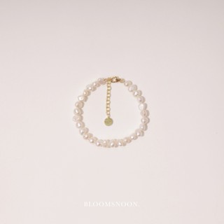 Bloomsnoon, Lilic Bracelet สร้อยข้อมือมุกน้ำจืดแท้ (silver925)