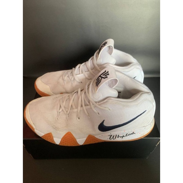 Nike Kyrie 4'Uncle Drew' White/Gum รองเท้าผ้าใบ ไซซ์ 42