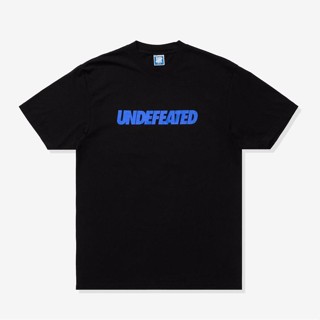 เสื้อผู้ชายเท่ เสื้อเบลาส์ เสื้อยืด UNDEFEATED Blue Logo แท้ สีดำ เสื้อตราหานคู่ ชุดเซ็ต 2 ชิ้น Tee