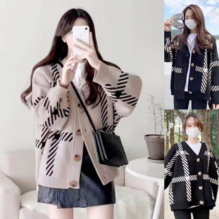 K18💜Korean เสื้อคาร์ดิแกนไหมพรม ลายเส้นสก็อตใหญ่ 2 สี คอวีกระดุมหน้า