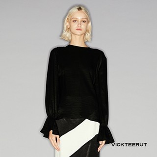 VICKTEERUT Ruffle Cuff Long Sleeve Blouse  เสื้อแขนยาว แขนระบาย