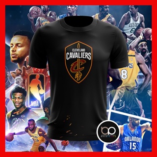 Tee เสื้อตราหานคู่ เสื้อยืดสีขาว - คลีฟแลนด์ คาวาเลียร์ส บาสเกตบอล NBA CAVS Tshirt สําหรับผู้ชาย 17