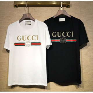 เสื้อคู่รัก ชุดเซ็ต 2 ชิ้น เสื้อผู้ชายเท่ - GUCCCII"tshirt พิมพ์ UNISEX เสื้อเบลาส์ เสื้อวันพีช Tee