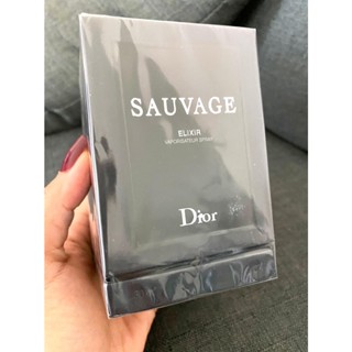 Dior น้ำหอม Sauvage Elixir Fragrance  น้ำหอม Sauvage Elixir Fragrance จากแบรนด์ Dior น้ำหอมที่สกัดเข้มข้นเป็นพิเศษที่Dio