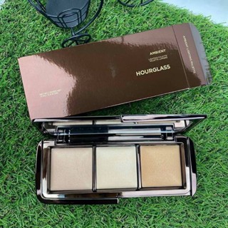 แป้งไฮไลท์ Hourglass Ambient Lighting Palette Lumiere