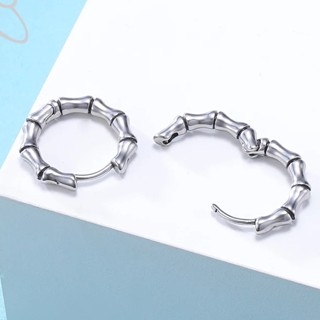 ต่างหูผู้ชายแบบห่วงเจาะ ลายกระดูก ตุ้มหูวินเทจ สไตล์เท่ เครื…