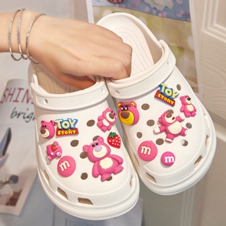 Jibbitz charms หัวเข็มขัด ลายการ์ตูนหมี สตรอเบอร์รี่น่ารัก สําหรับตกแต่งรองเท้า crocs diy