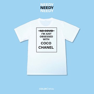 เสื้อขาว เสื้อตราหานคู่ ☃เสื้อยืดพิมพ์ลาย NO COVID IM JUST OBSESSED WITH COCO CHANEL สีขาว Tee