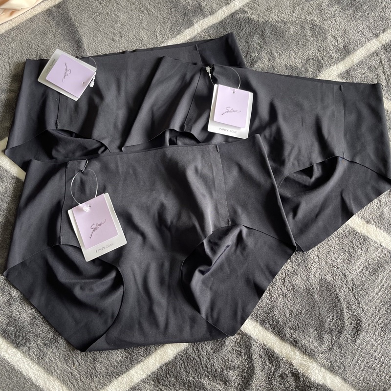 sabina   กางเกงชั้นใน Panty Seamless รุ่น Soft Collection รหัส SUXK108BK สีดำ