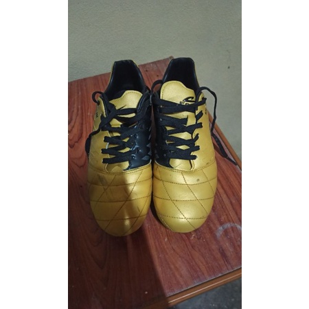 รองเท้าเตะบอล  Eepro