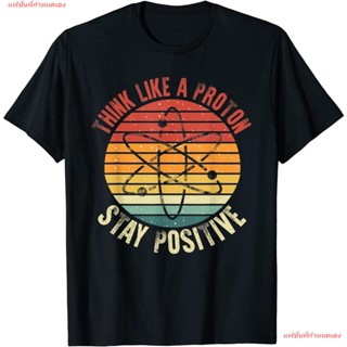 แฟชั่นที่กำหนดเอง Nerd Think Like A Proton Stay Positive Retro Chemistry T-Shirt ผู้ชาย เสื้อยืด พิมพ์ลาย เสื้อยืด เกรดพ