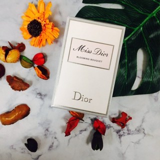 DIOR  น้ำหอม Miss Dior Blooming Bouquet ความหอมที่จะทำให้คุณนึกถึงเดรสสุดสวยที่ถูกถักทอด้วยดอกไม้นานาพันธุ์ ซึ่งกลิ่นนี้