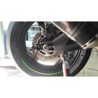 ชุดตั้งโซ่ Chain Adjusters ZX10 2011-16 แบร์น Mothracing ชุดตั้งโซ่ผลิตจากอลูมิเนียมเกรด 6061 T651 แข็งแรง สวยงาม สิน...