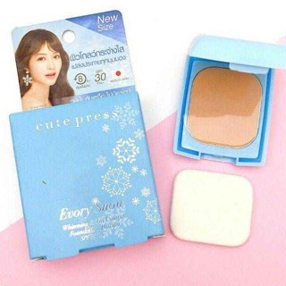 โฉมใหม่ Cute Press แป้งผสมรองพื้นคิวเพรส สีฟ้า Evory Snow Whitening &amp; Oil Control ขนาด 12g ฟาวน์เดชั่นพาวเดอร์