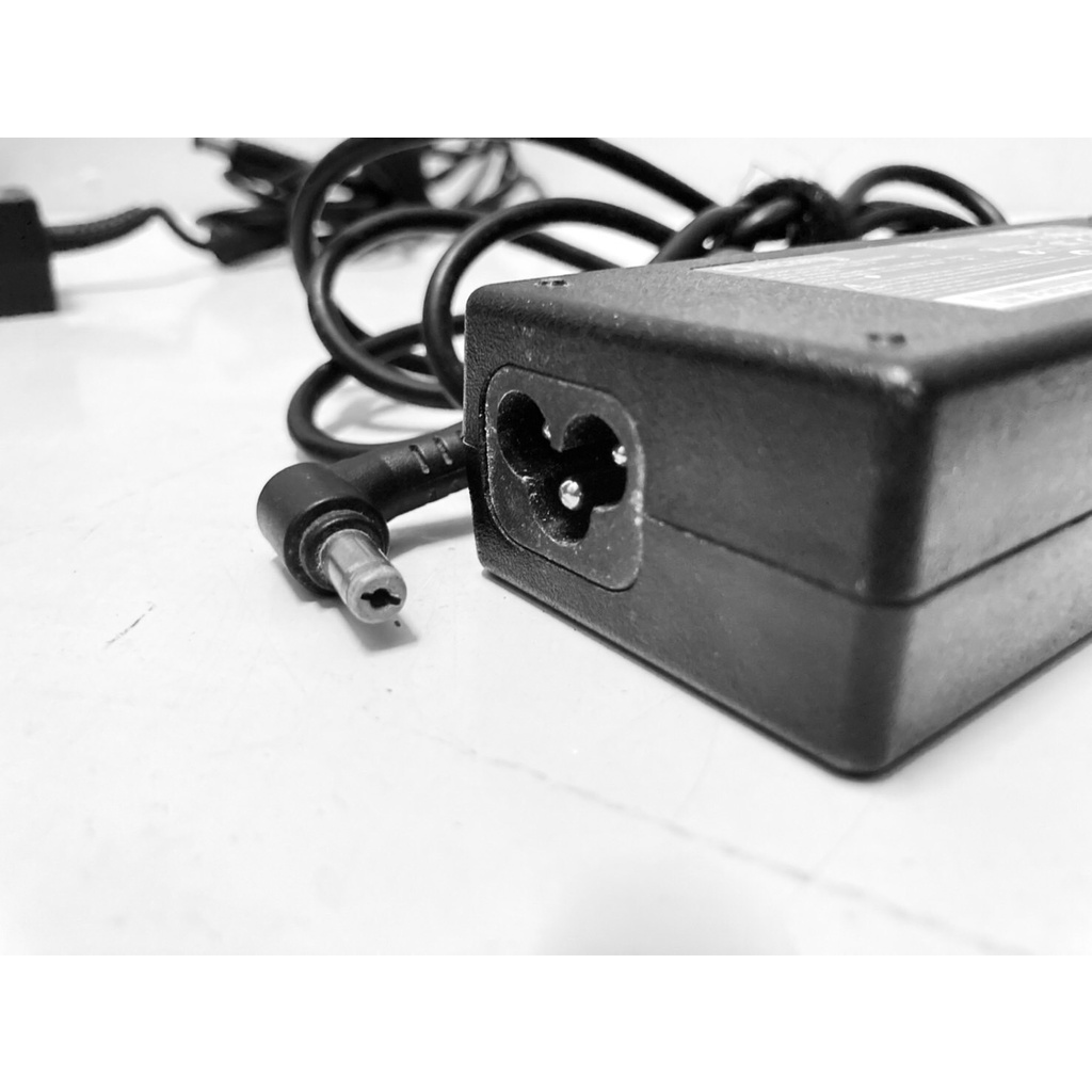 (J3)AC Adapter Ac Chicony (4.0*1.7mm) 19V (90W) 4.74A