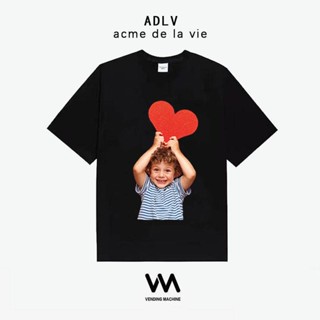 Tee เสื้อยืดสีพื้น [พร้อมสต็อก] ใหม่ ADLV ชายและหญิงถือรักเด็กชายเสื้อยืดแขนสั้นขนาดใหญ่ )~m