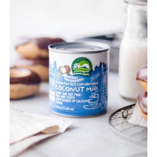 นมข้นมะพร้าว Sweetened Condensed Coconut Milk ตรา Natures Charm ขนาด 320 ml. (02-7319)