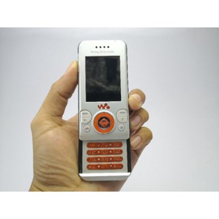 Sony ericsson w580i สินค้ามือสอง เทสด้วยแบตเทสไฟติดเครื่อวติด หน้าจอไม่ขึ้น ปุ่มกดครบ บอดี้สวย งานสะสมและอะไหล่