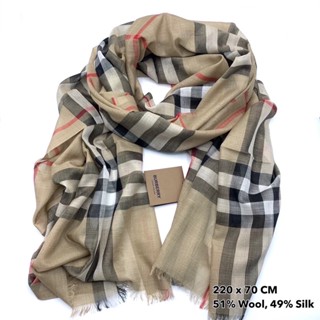 Burberry Lightweight Scarf / Scarves ผ้าพันคอ ผ้าคุลมไหล่ เบอร์เบอรี่ เบจ ชมพู น้ำตาล ของแท้ แบรนด์เนม