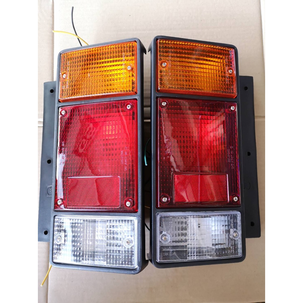 ไฟท้ายหกล้อมาพร้อมขั๋วพร้อมหลอด 24โวลต์ ISUZU NPR ,NKR รถบรรทุก ยีห้อ THL สามารถดัดแปลงใส่รถรุ่นอื่นได้ด้วย