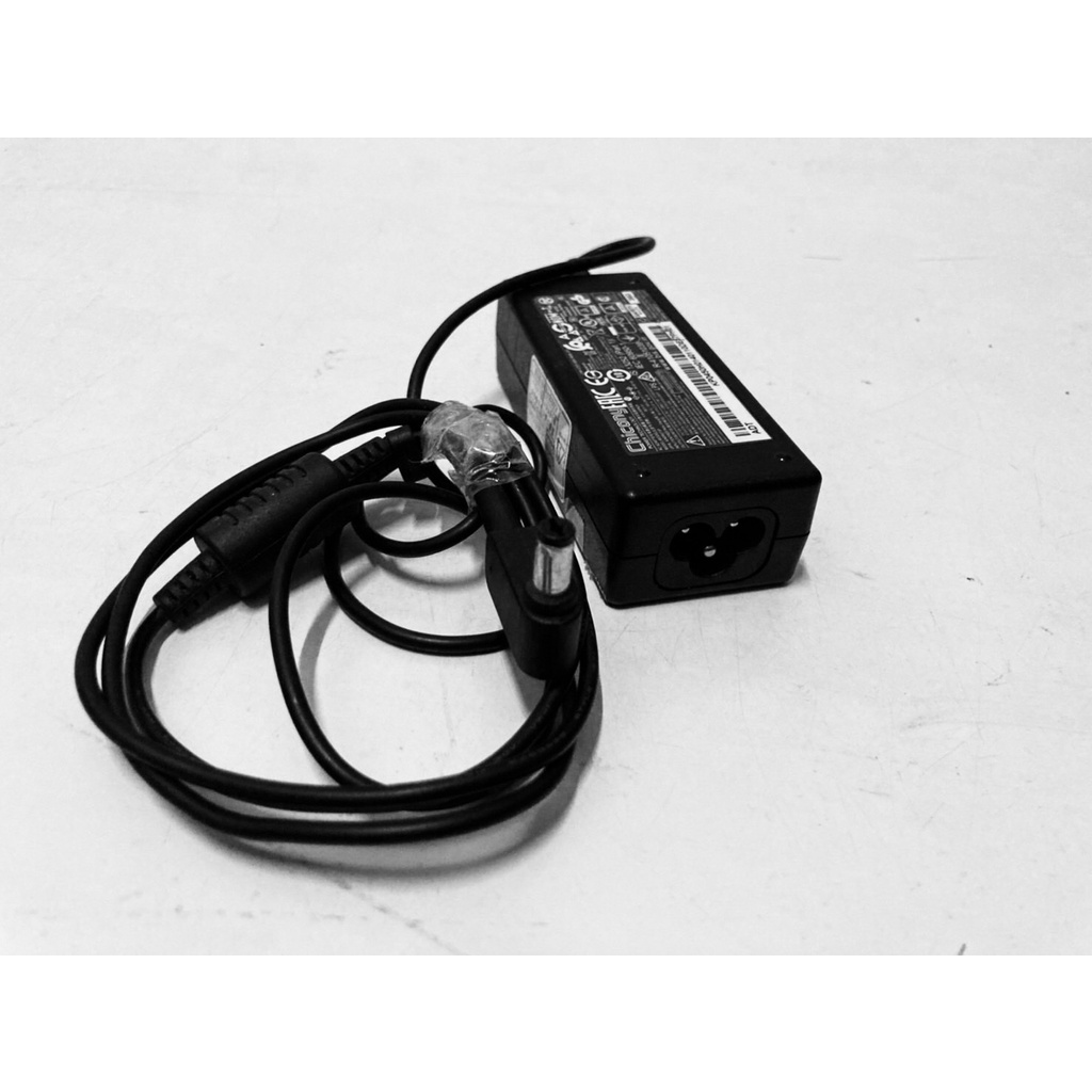(J2)AC Adapter Ac Chicony (3.0*1.1mm) 19V (45W) 2.37A