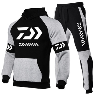 Daiwa ชุดเสื้อแจ็กเก็ต มีฮู้ด และกางเกงกีฬา เหมาะกับฤดูใบไม้ผลิ และฤดูร้อน สําหรับผู้ชาย ใส่ตกปลา เดินป่า ตั้งแคมป์กลางแจ้ง