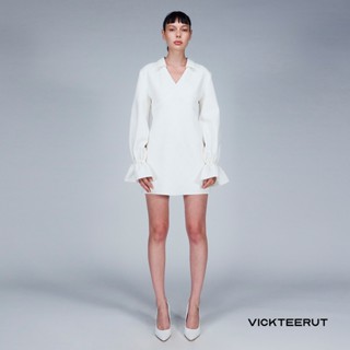 VICKTEERUT Bishop Sleeve Mini Dress เดรสสั้นแขนพอง ตกแต่งระบาย