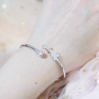 JEWELLYN Arrow Bangle