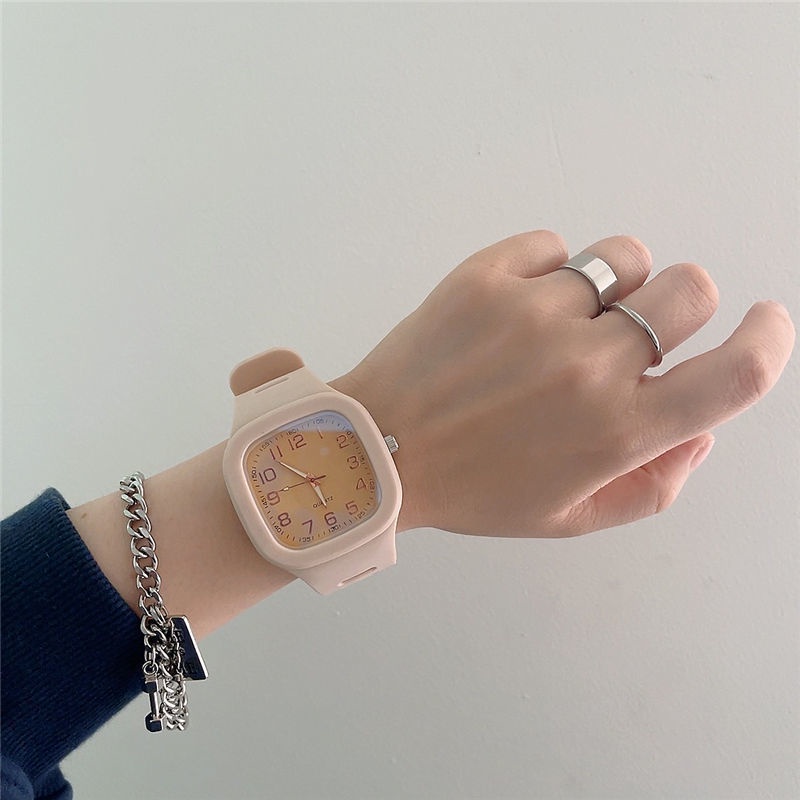 【พร้อมส่ง】นาฬิกาข้อมือควอตซ์ดิจิทัล ทรงสี่เหลี่ยม สไตล์เกาหลี แฟชั่นสําหรับสตรี