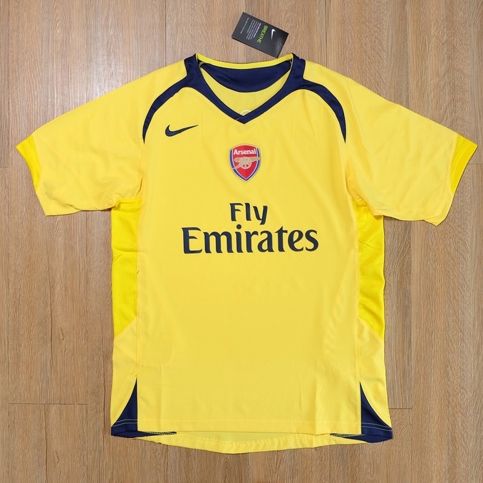 เสื้อบอลย้อนยุค อาร์เซนอล Arsenal ปี 2006 เกรด AAA