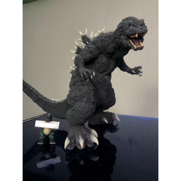X-plus Gigantic series godzilla 2001 gmk figure big size
